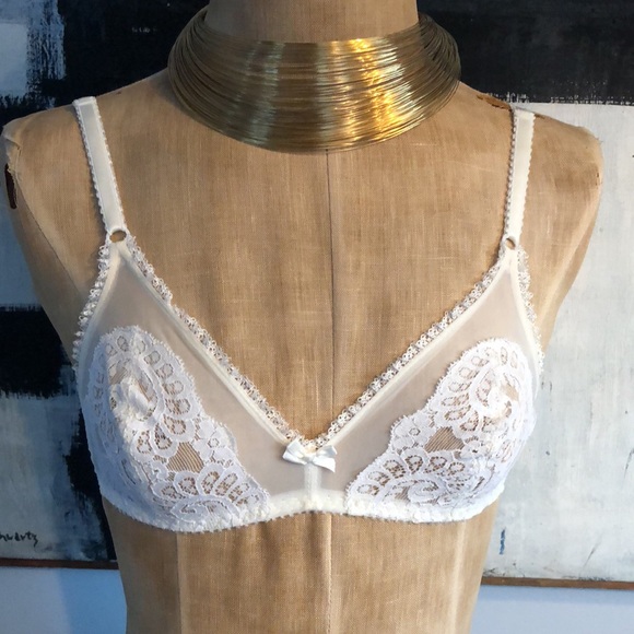 SOLD‼️VALENTINO Bra - Picture 1 of 8